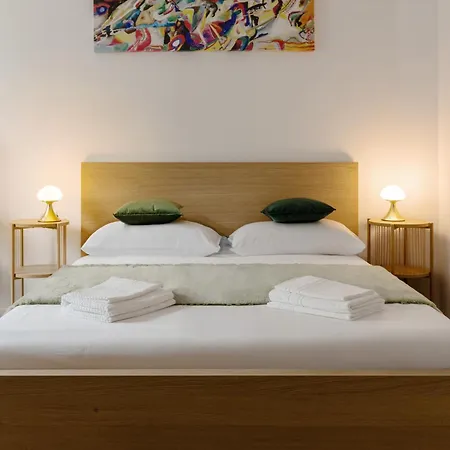 Modern In Isola-garibaldi Apartment *