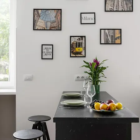 Modern In Isola-garibaldi דירה *