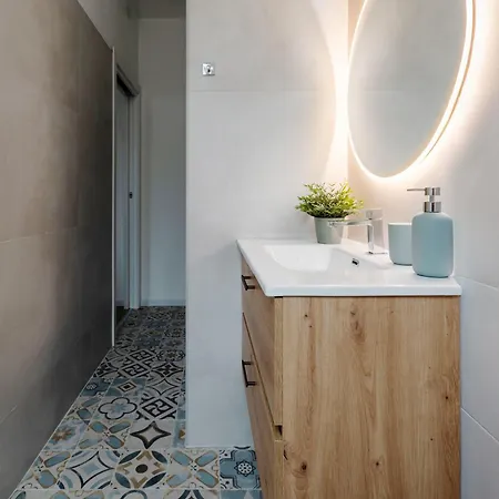 Apartment Modern In Isola-garibaldi Mailand