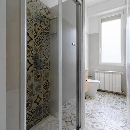 Modern In Isola-garibaldi דירה